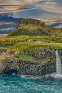 My School Is Transported Into Another World!